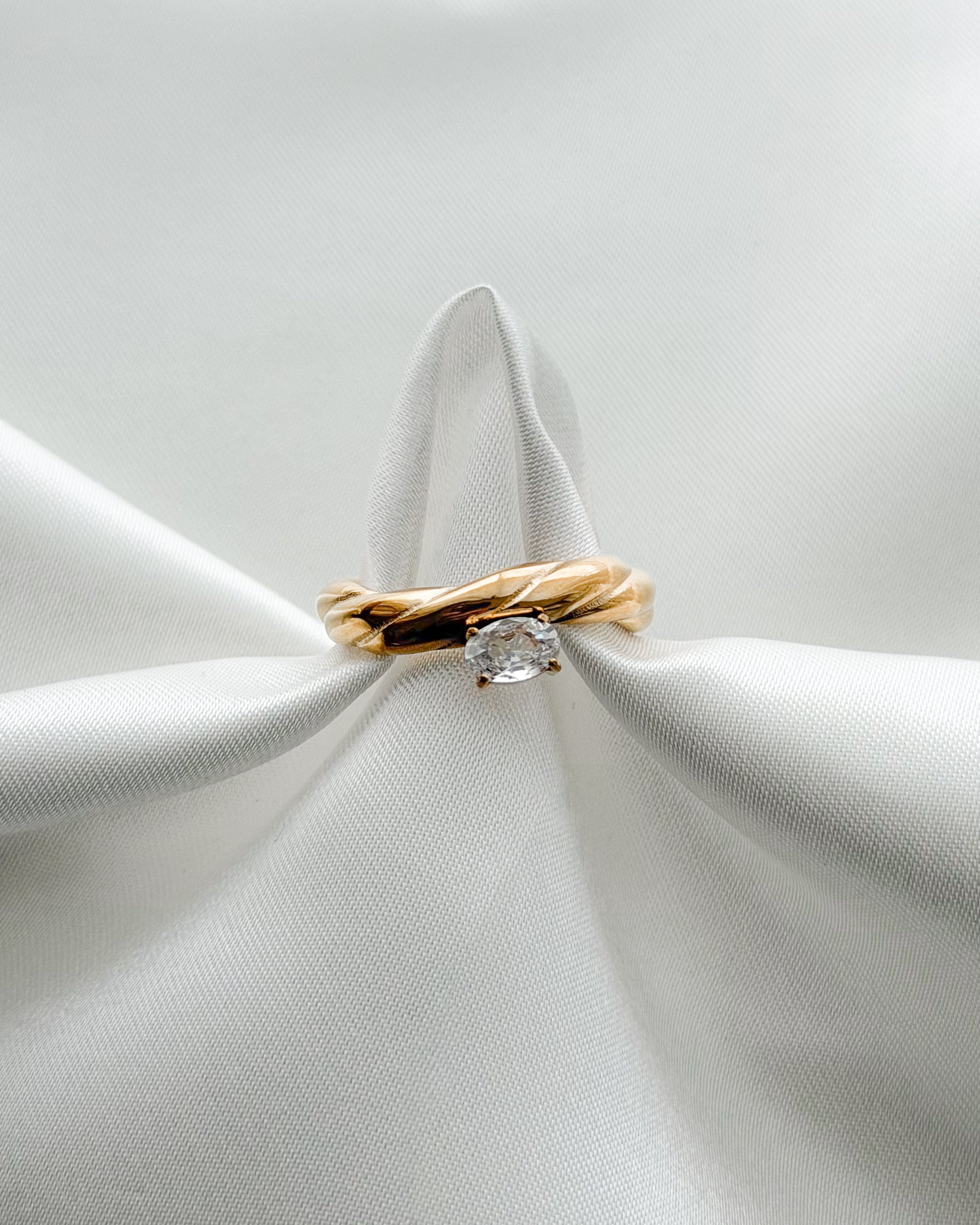 Ring Twisted Crystal