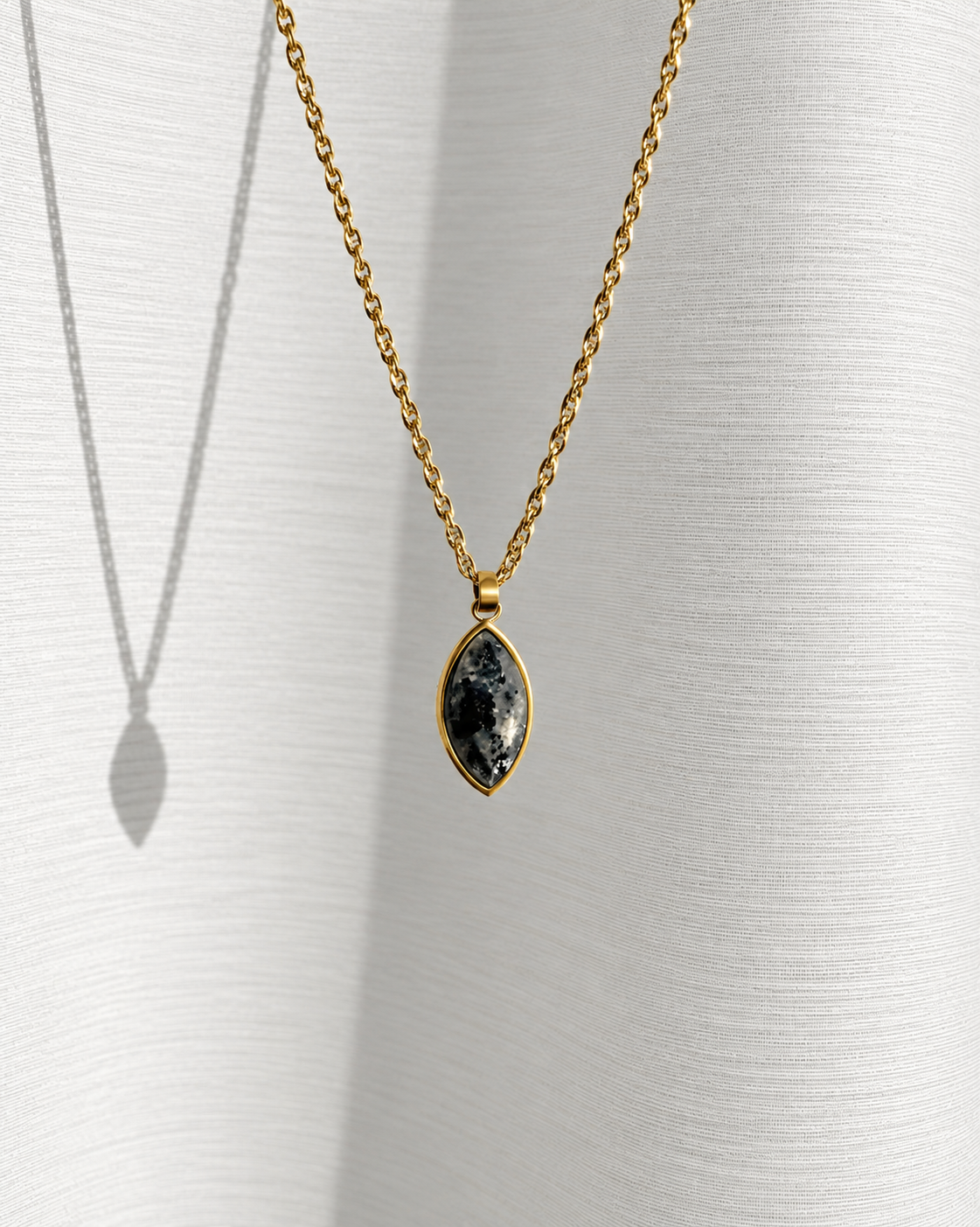Charm Mystic Marquise Labradorite