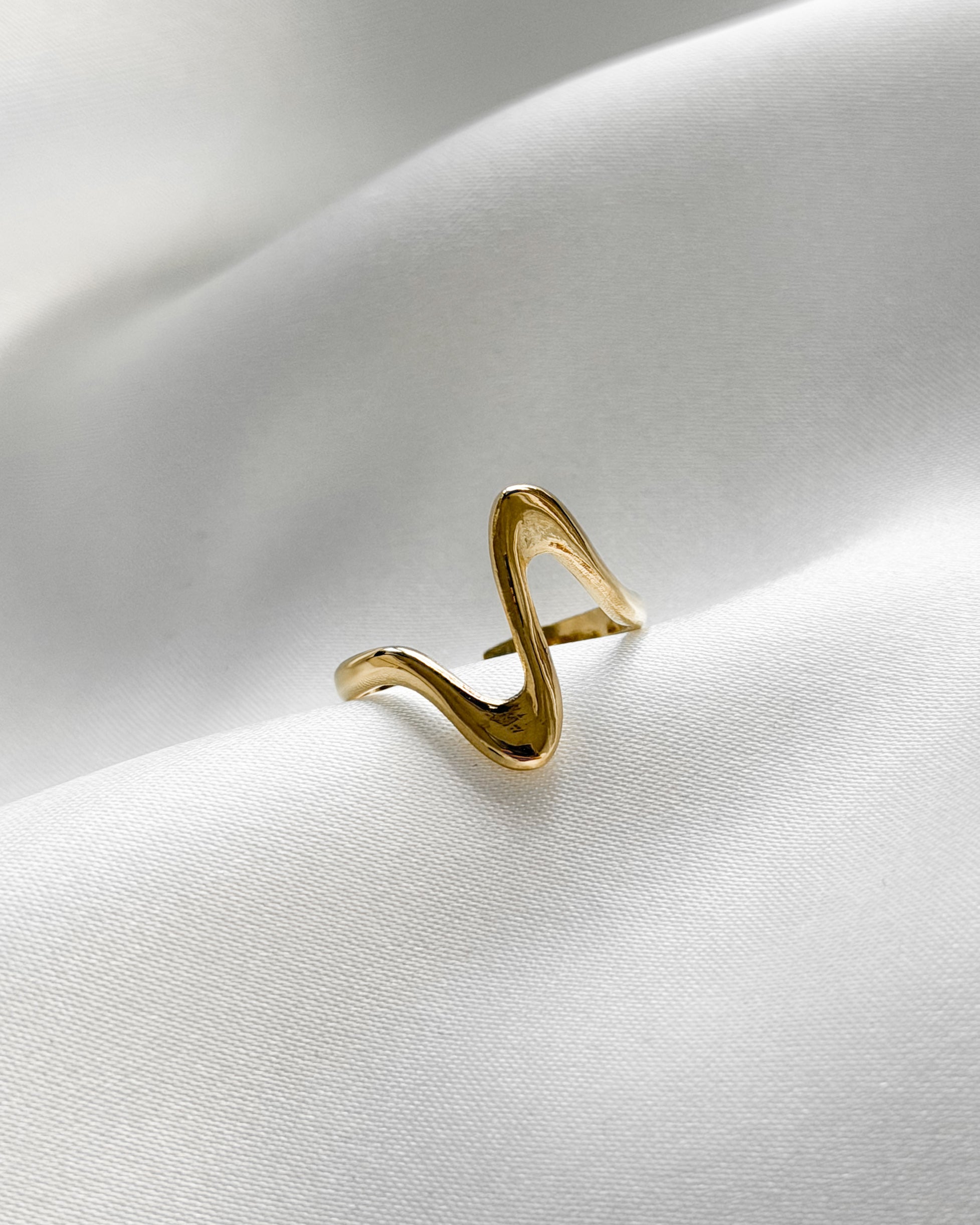 Ring Golden Wave