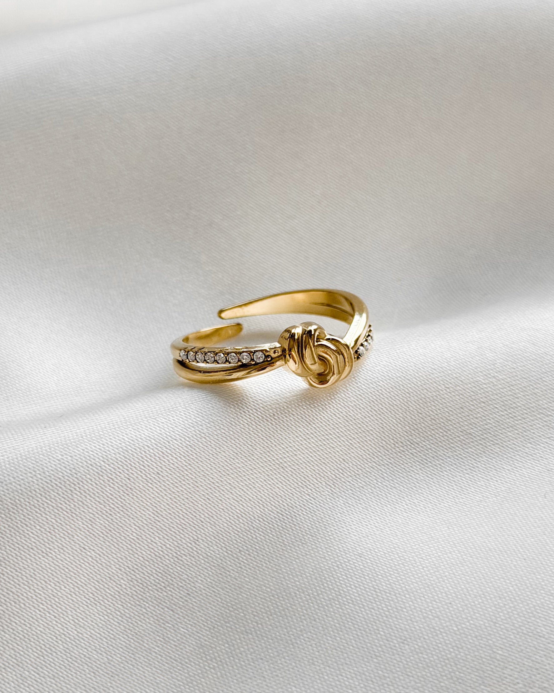 Ring Knot Luxe