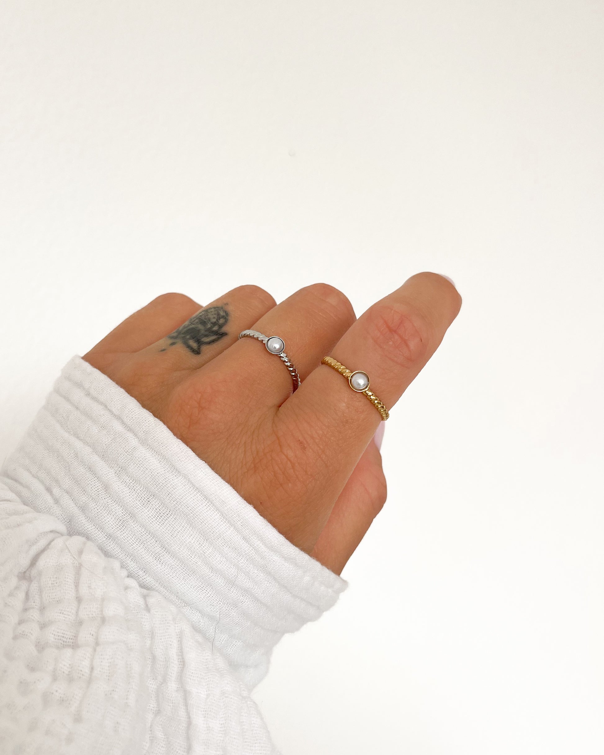 Ring Pearl Glow