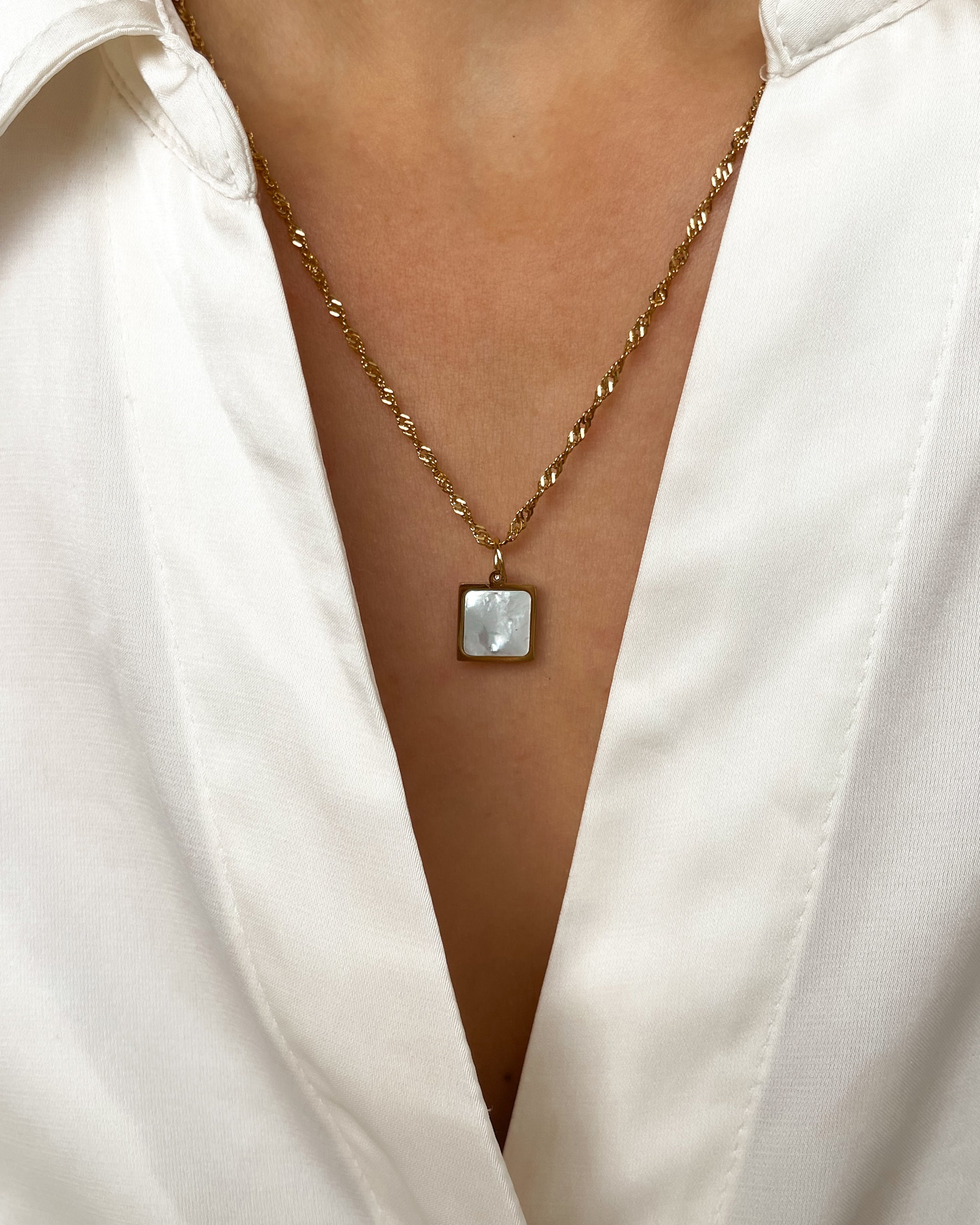 Charm Perlmutt Square