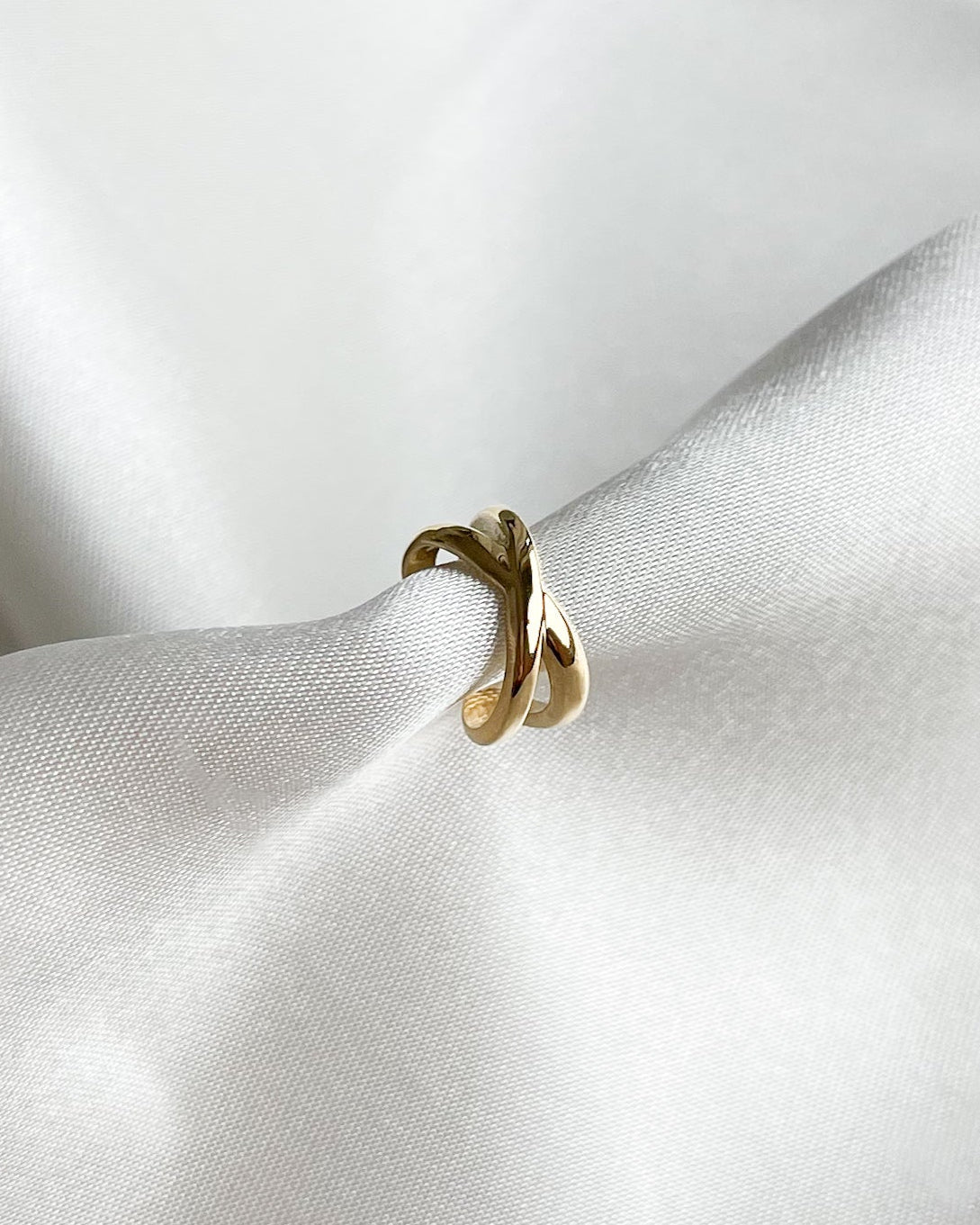 Earcuff Golden Cross