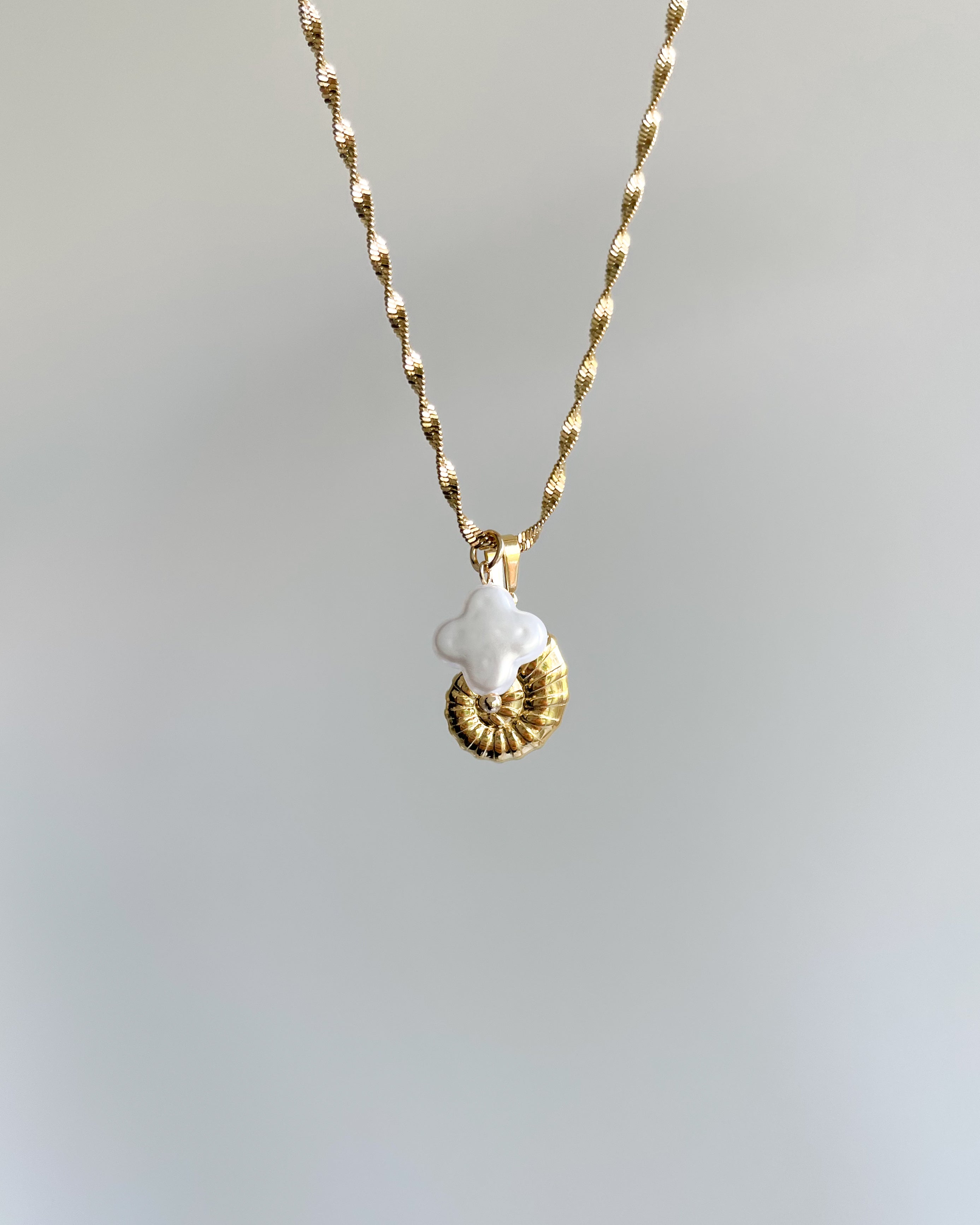 Charm Luna Pearl