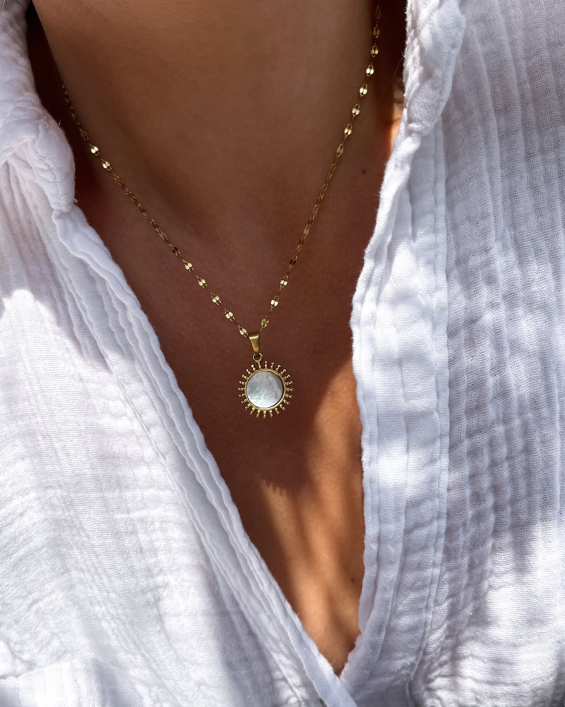 Charm Sun Shell Glow
