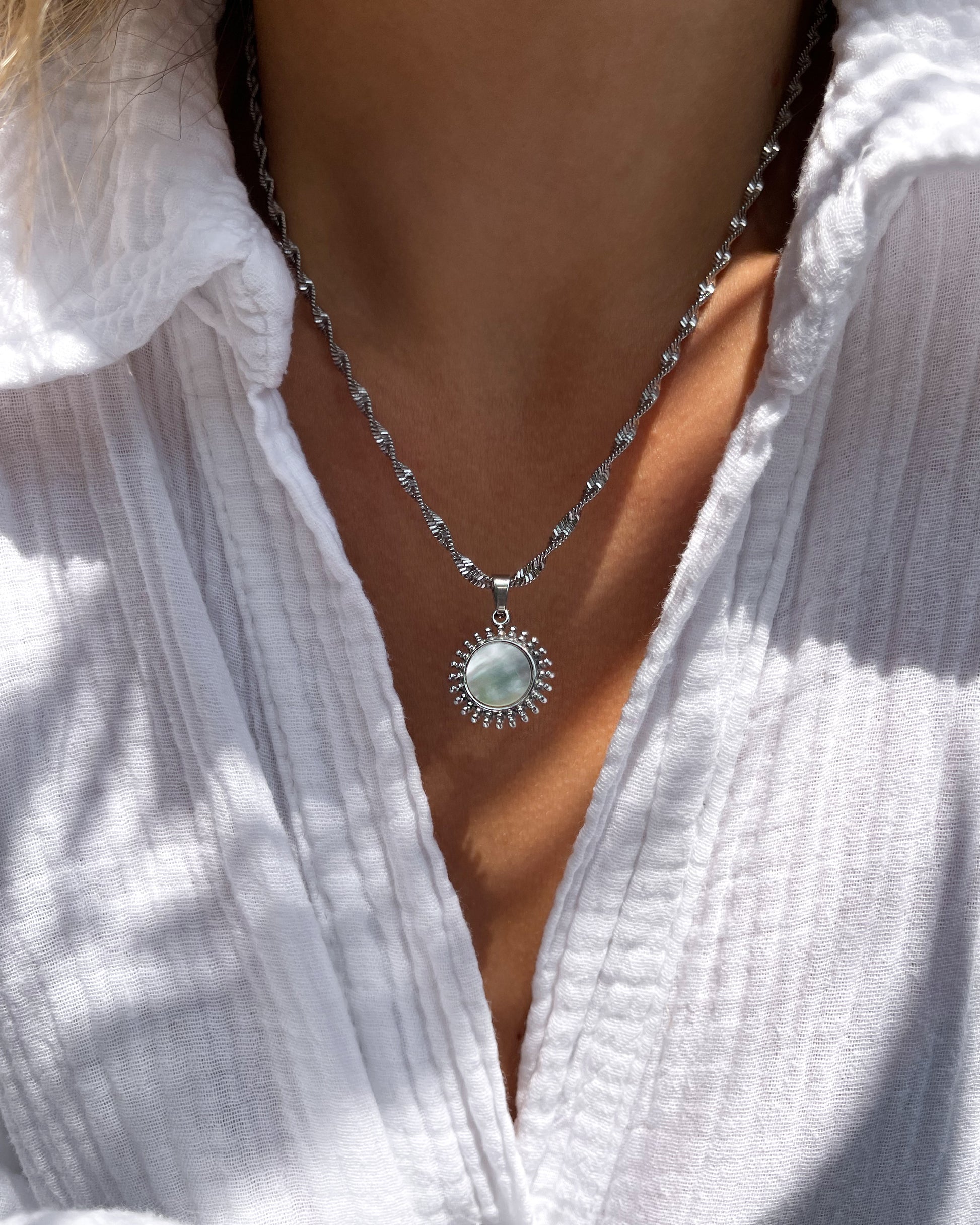 Charm Sun Shell Glow