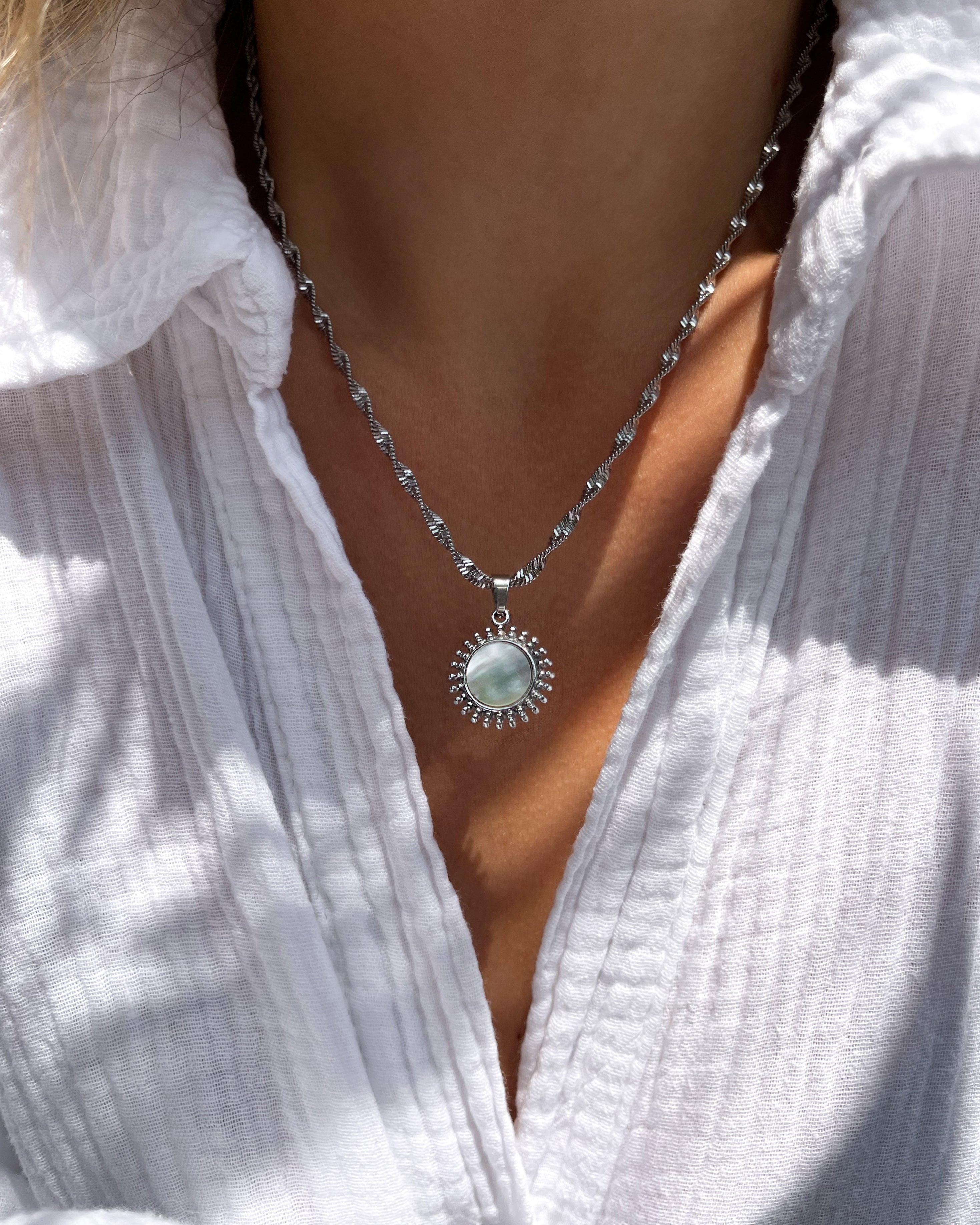 Charm Sun Shell Glow