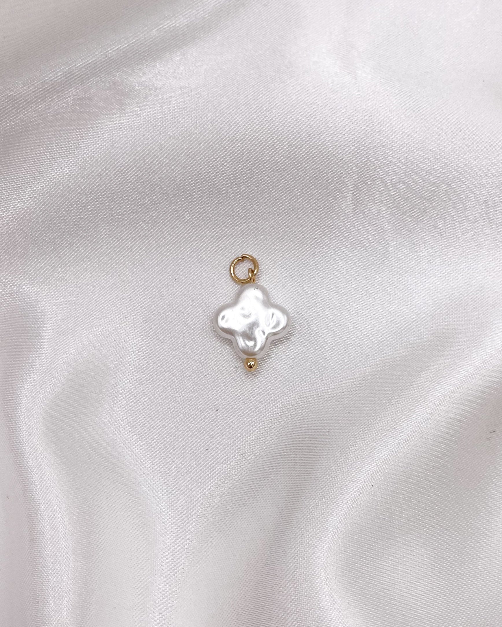 Charm Luna Pearl