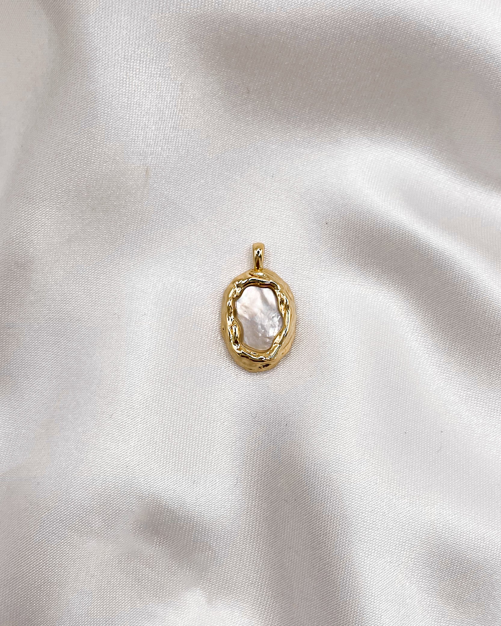 Charm Vintage Shell