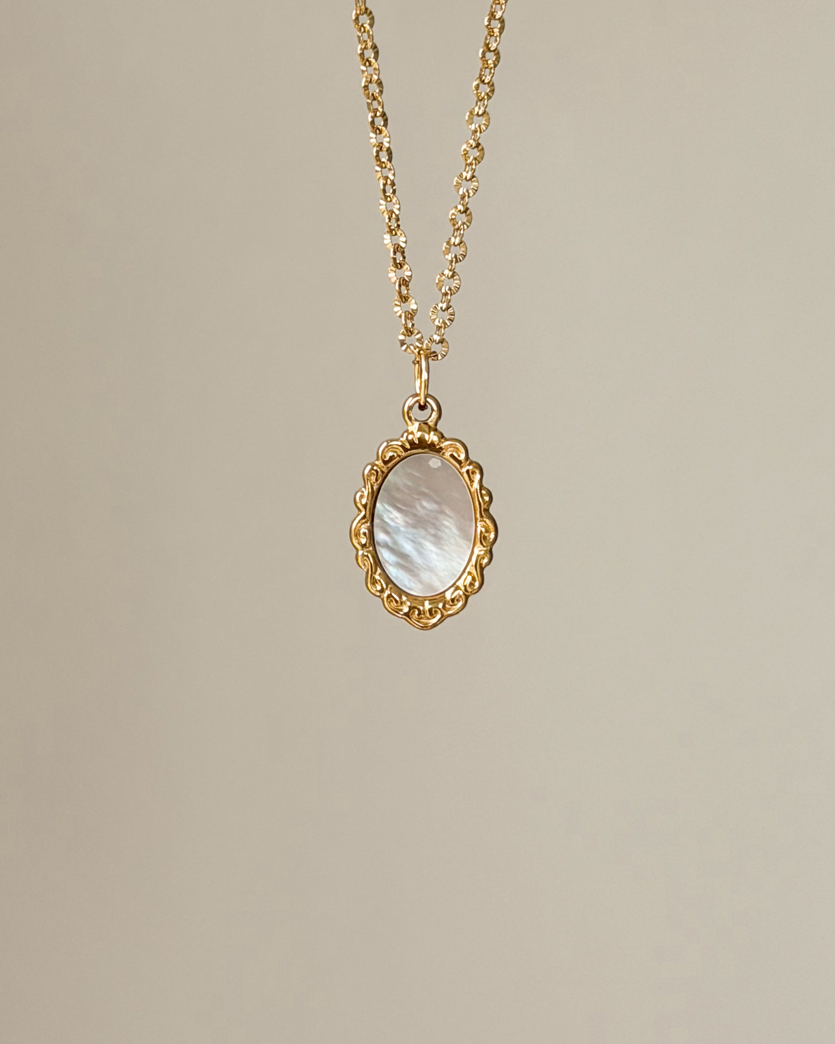 Charm Mirror of Shell