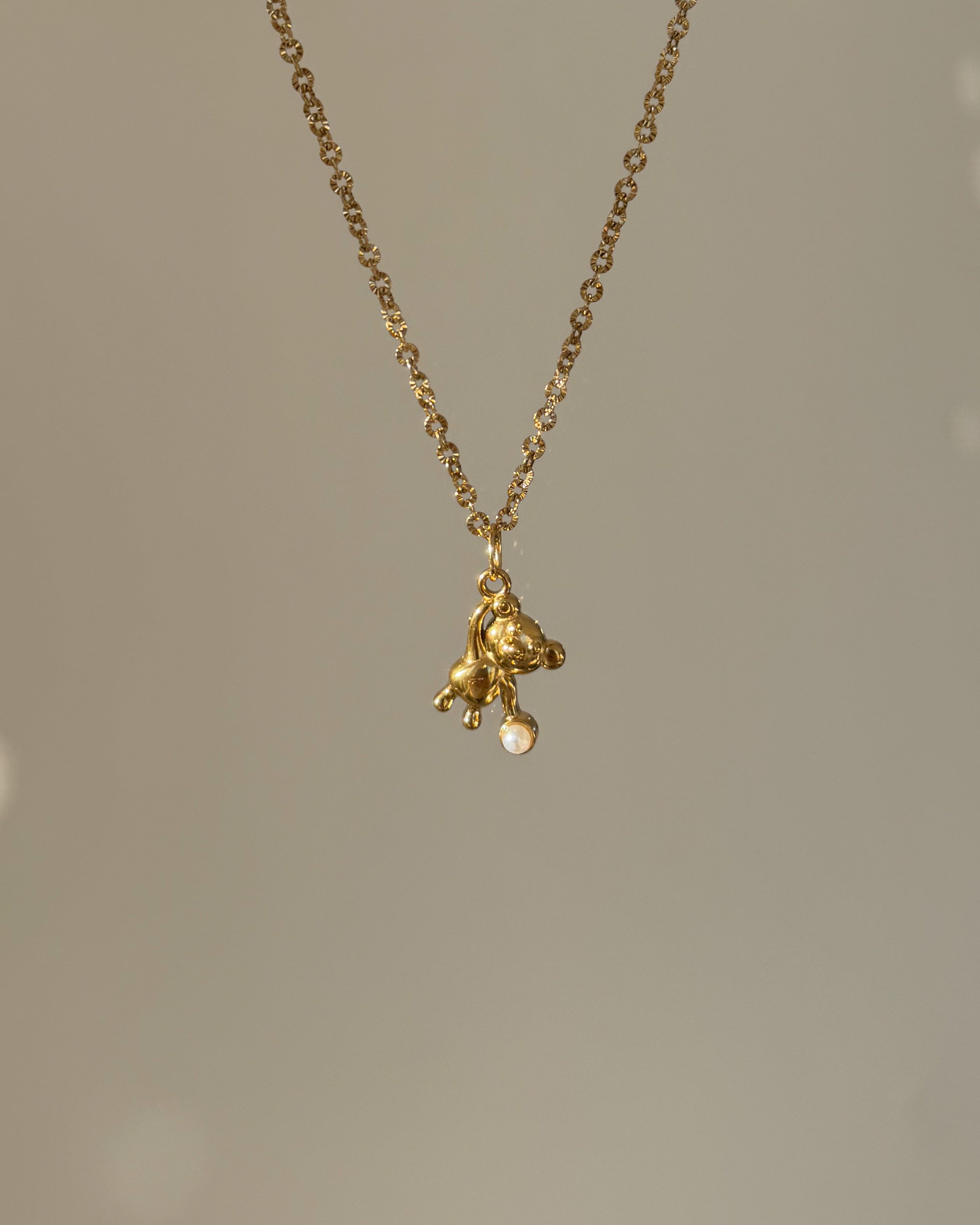 Charm Teddy Pearl