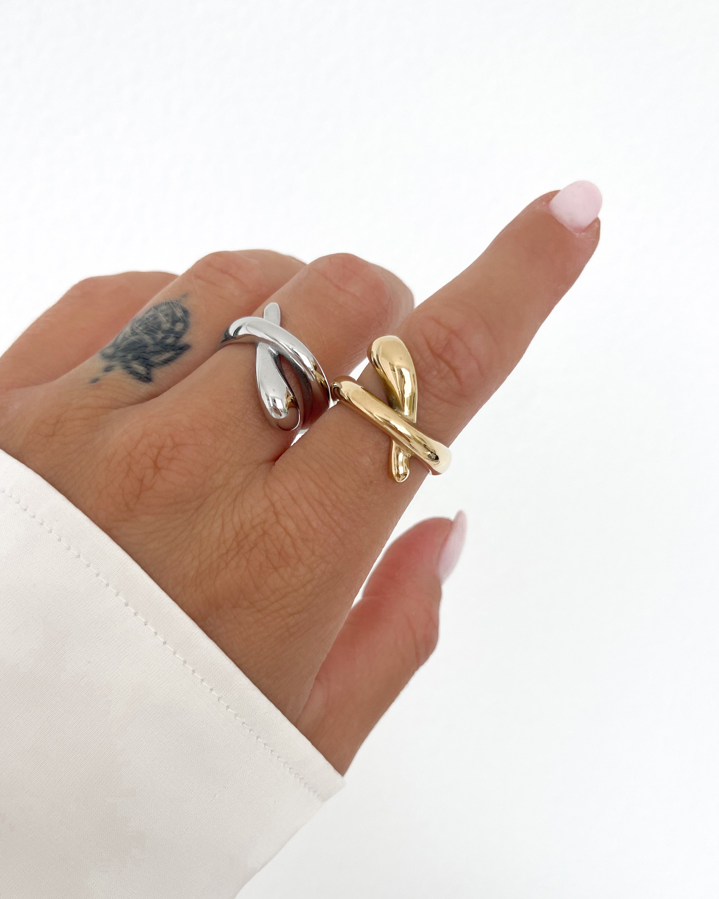 Ring Golden Flow