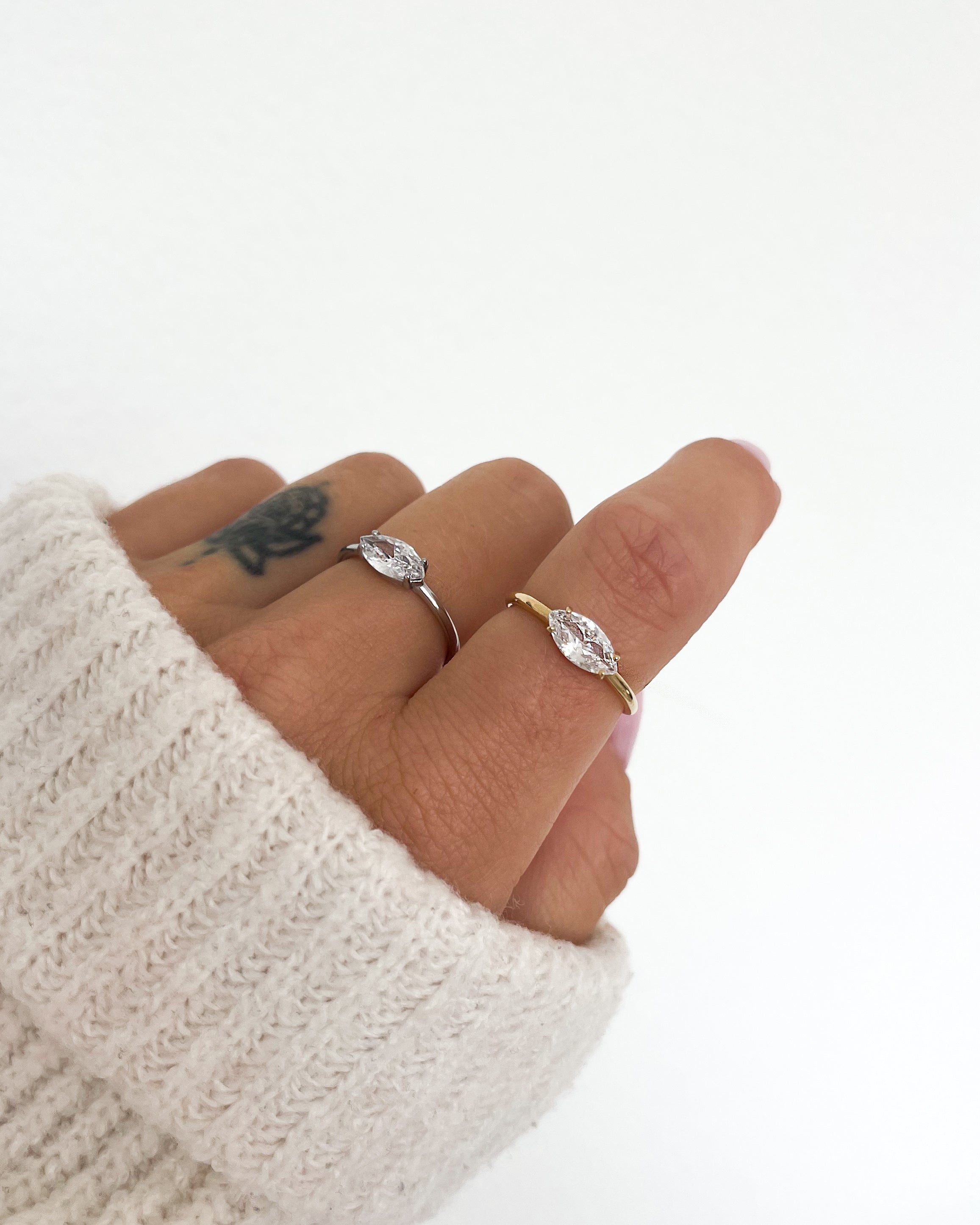 Ring Crystal Glow