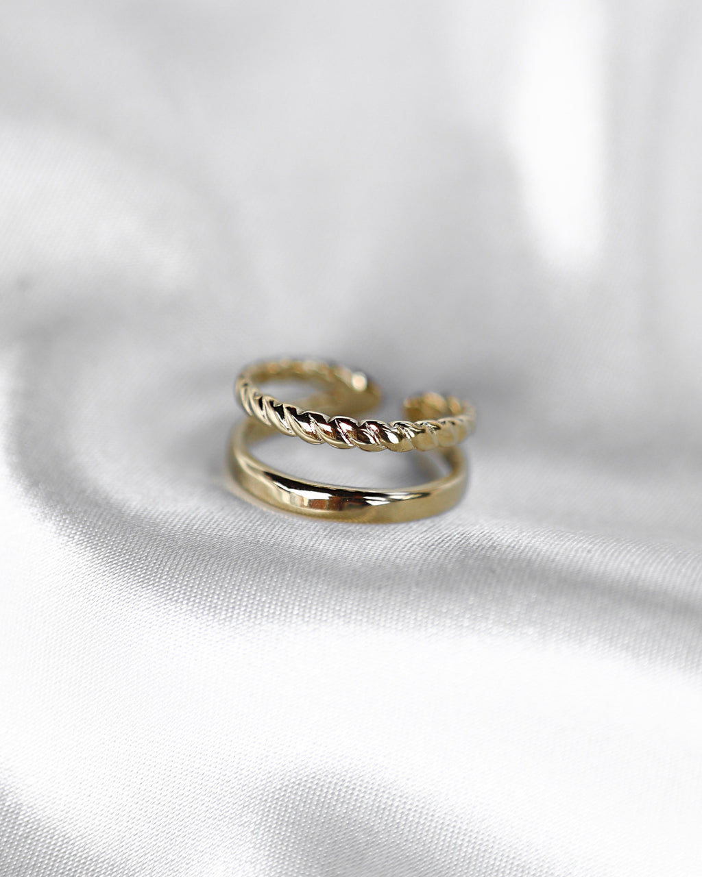 Doppellagiger, verstellbarer wasserfester Edelstahlring in gold.