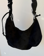 Ruched Suede Shoulder Bag | Schwarz