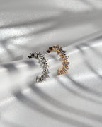 Funkelnder Edelstahl Earcuff in gold und silber.