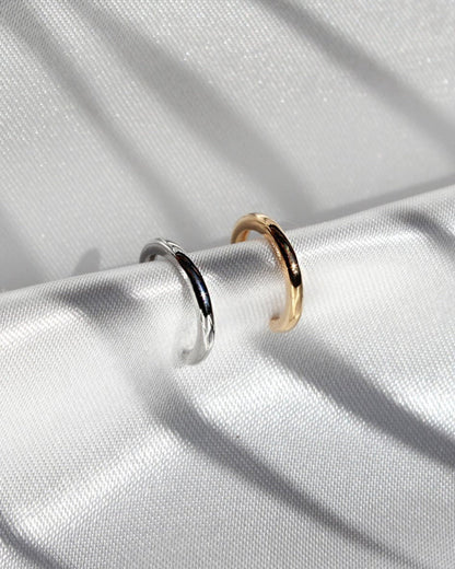 Feiner Edelstahl Earcuff in gold und silber.