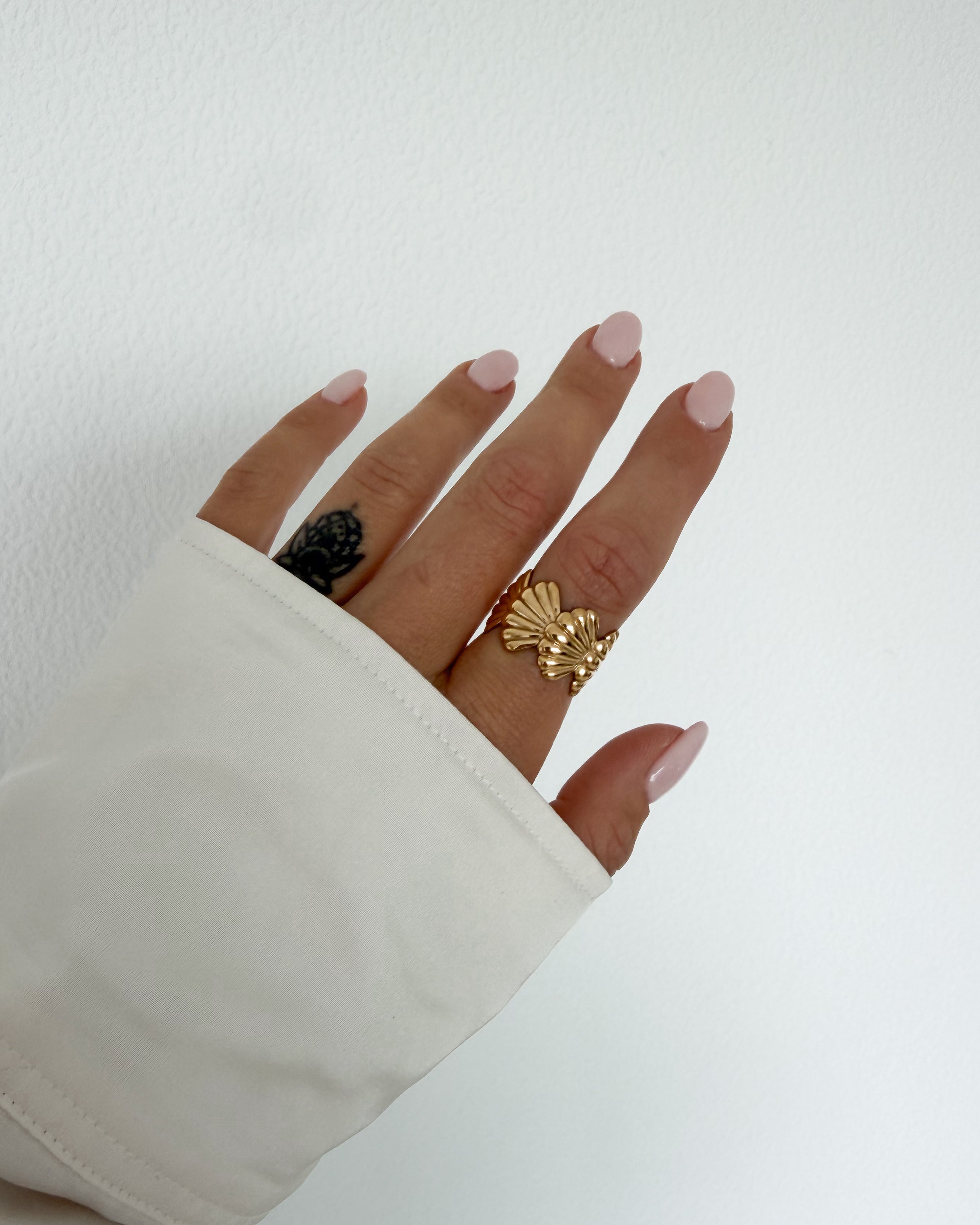 Ring Golden Shell