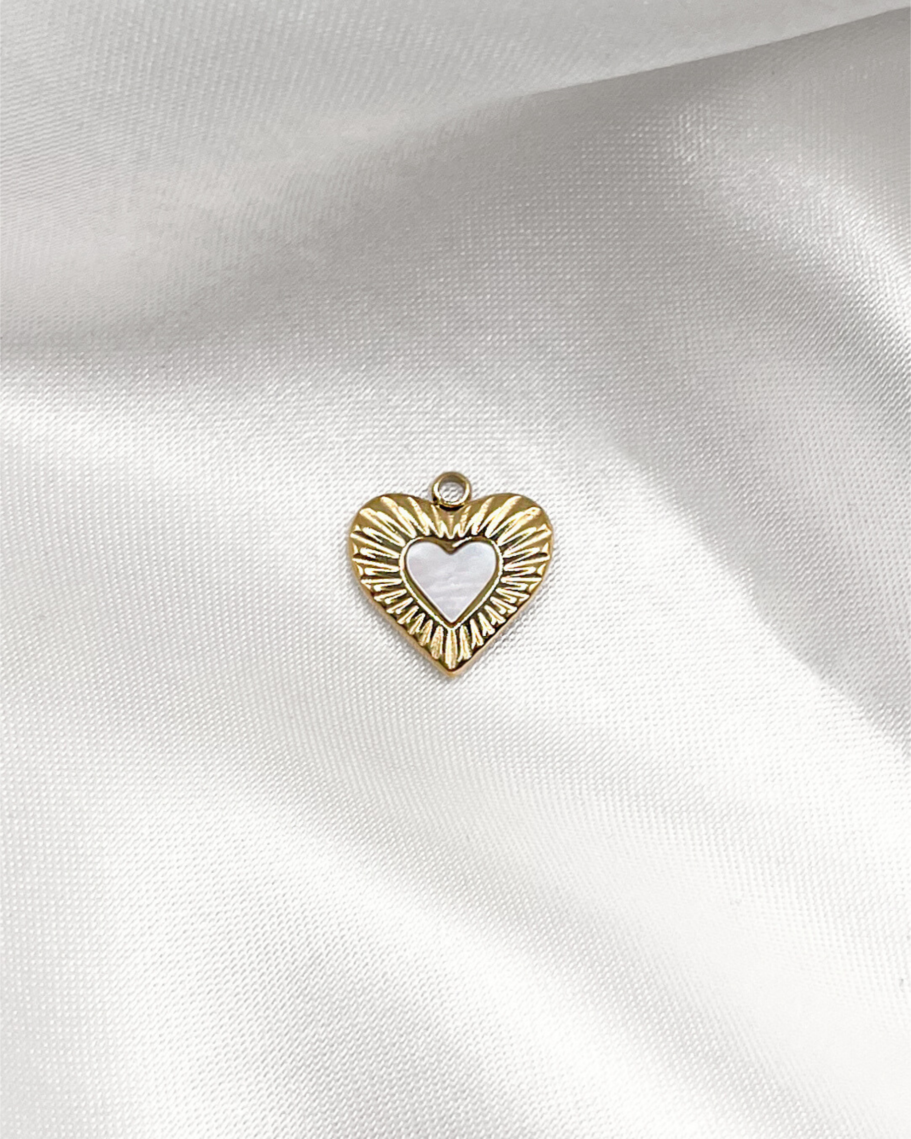 Charm Radiant Heart