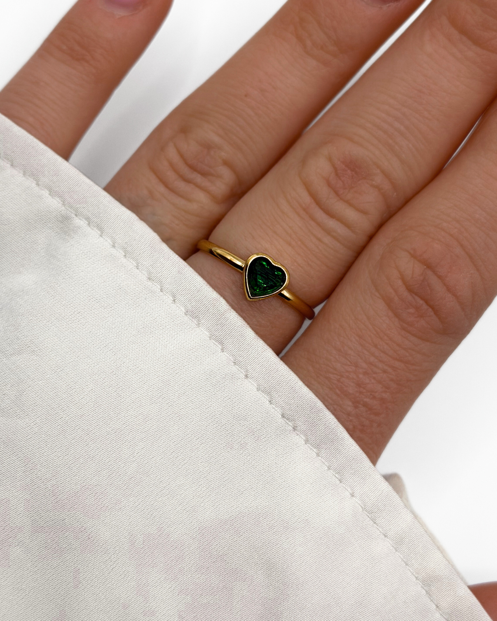 Ring Emerald Kiss