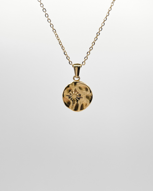 18k Vergoldete Edelstahl Kette mit rundem Stern Anhänger. Wasserfest, hypoallergen und besonderes im Design.