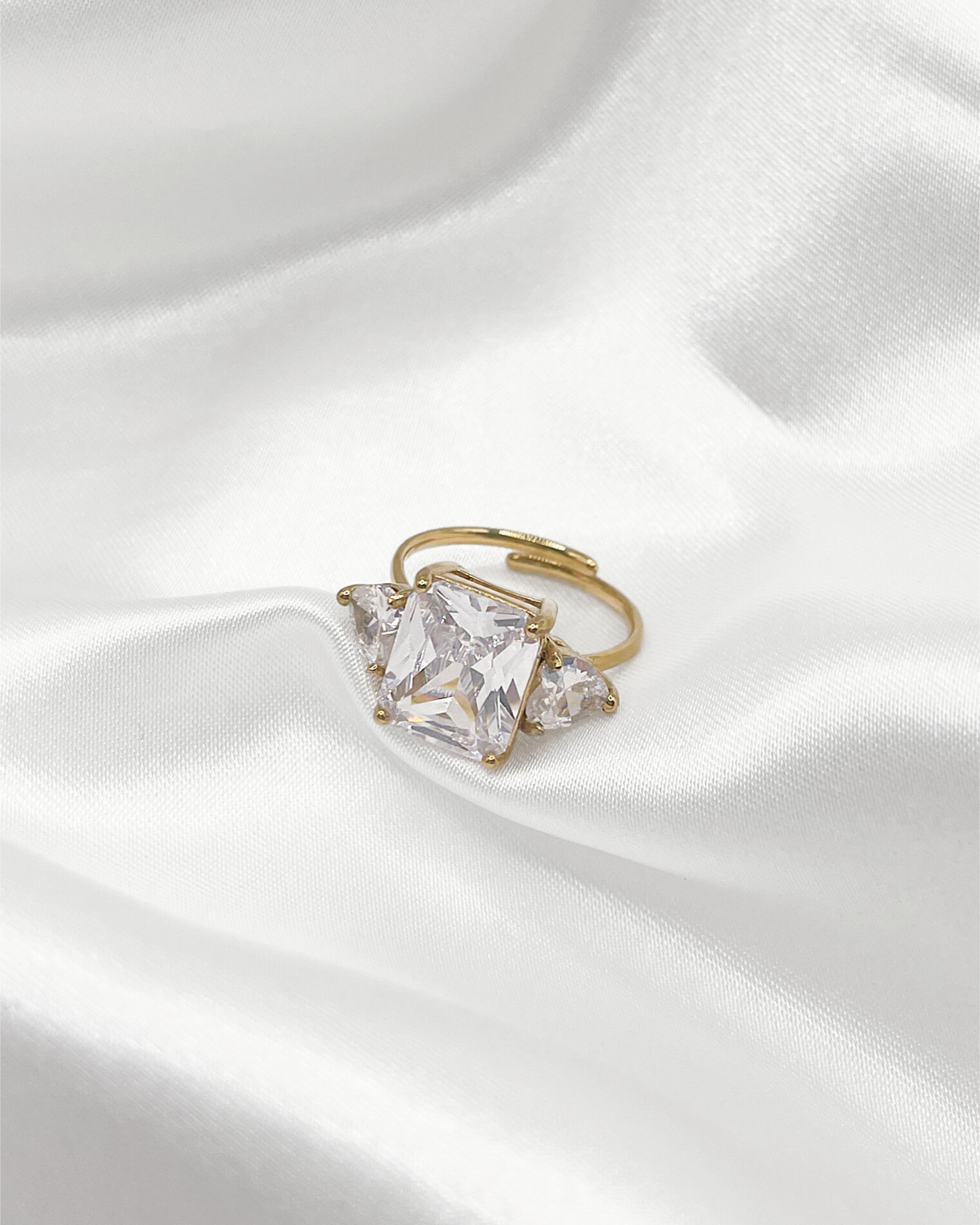 Ring Radiant Queen