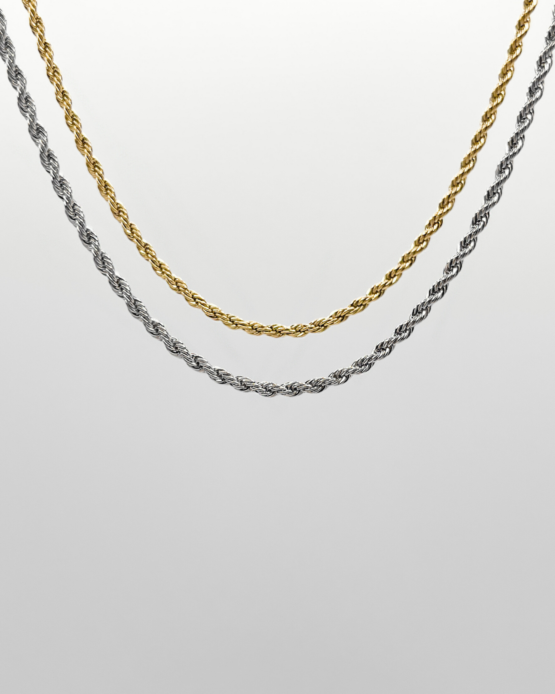 Gedrehte Edelstahl Kette in gold und silber. Wasserfest und hypoallergen.