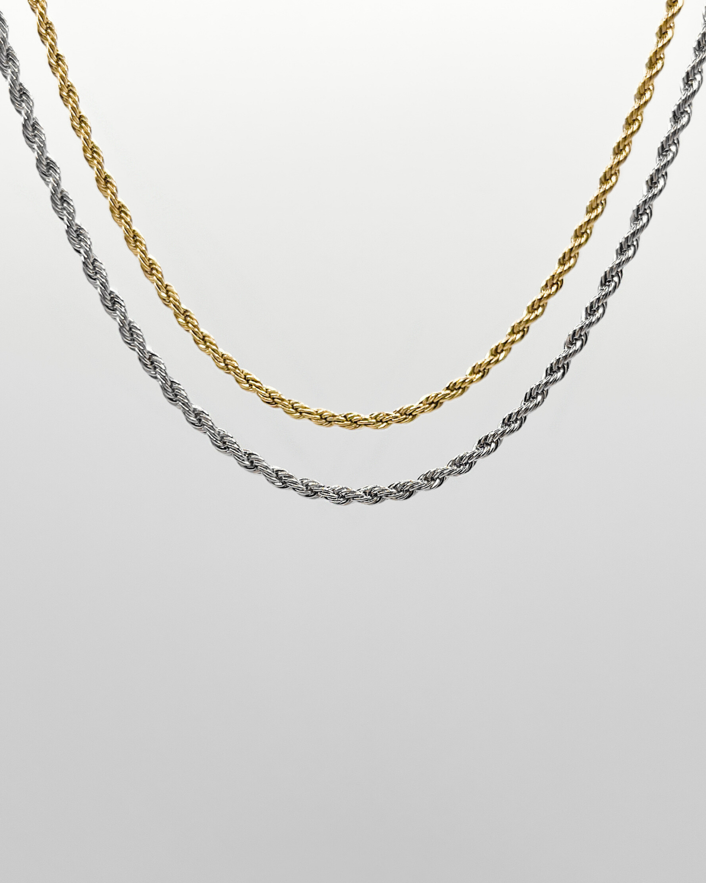 Gedrehte Edelstahl Kette in gold und silber. Wasserfest und hypoallergen.