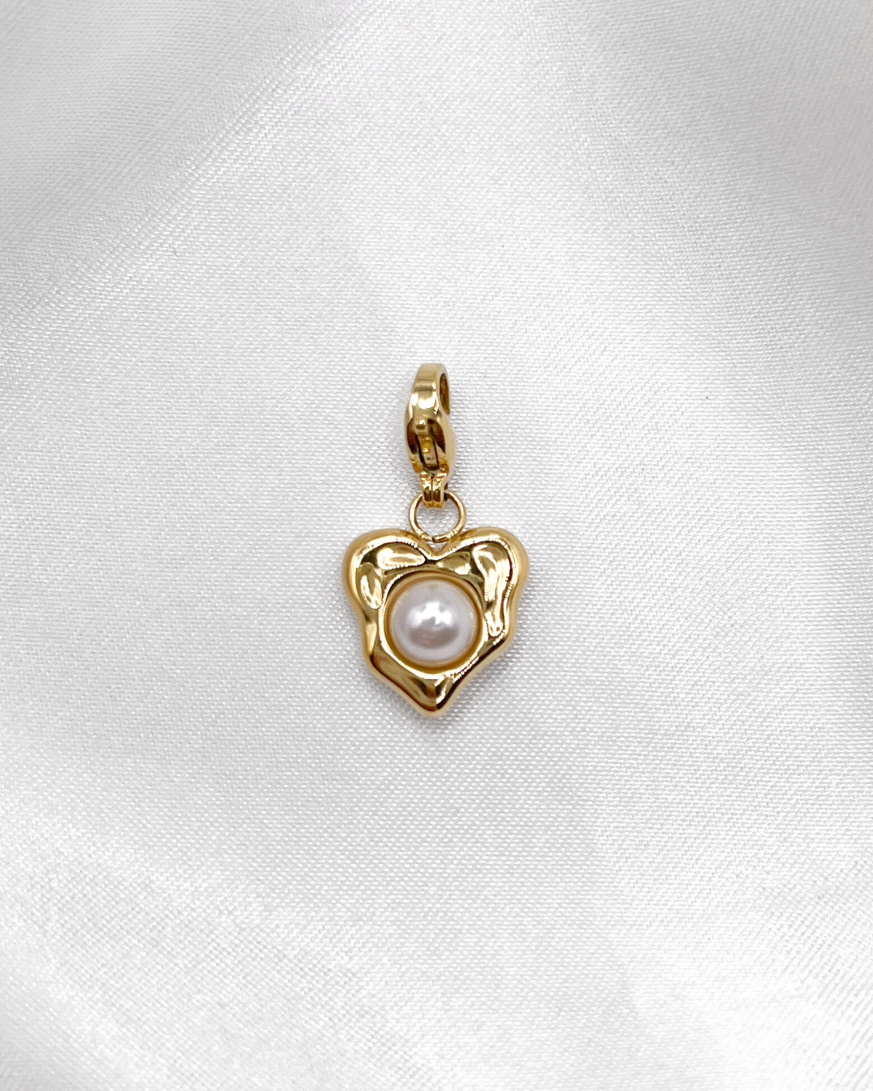 Charm Golden Pearl Heart