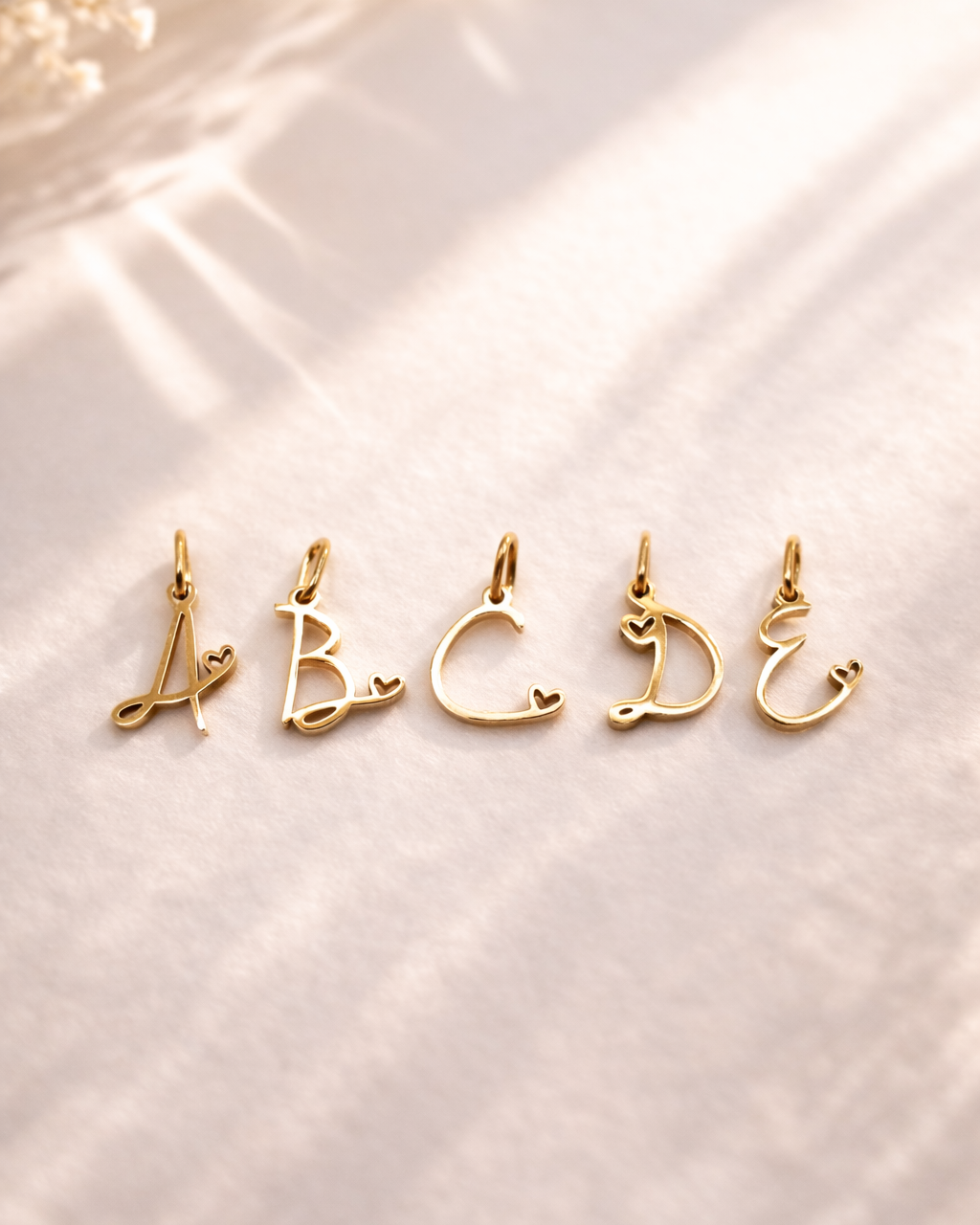 Initial Charm mit Herz | Edelstahl 18K | Letter with Heart