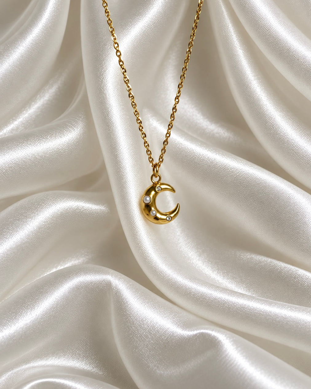 Charm Mystic Moon Pearl